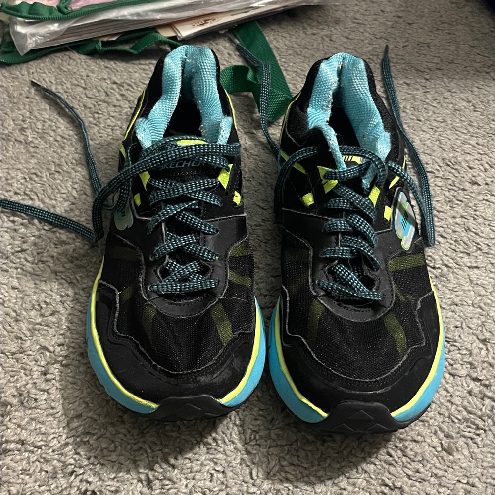 Sketchers woman’s sneakers